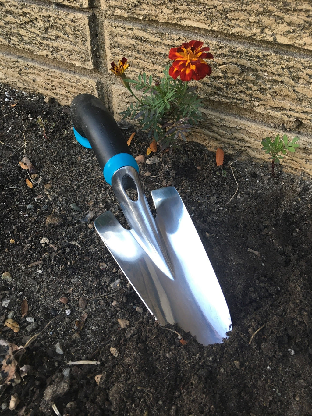 Greenhaus Gardening Ergonomic Hand Spade for Soil and Planting