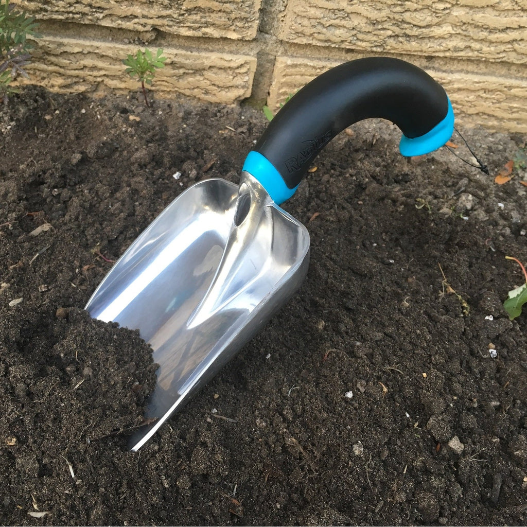 Greenhaus Gardening Ergonomic Scooper for Soil, Mulch, and Potting Mix