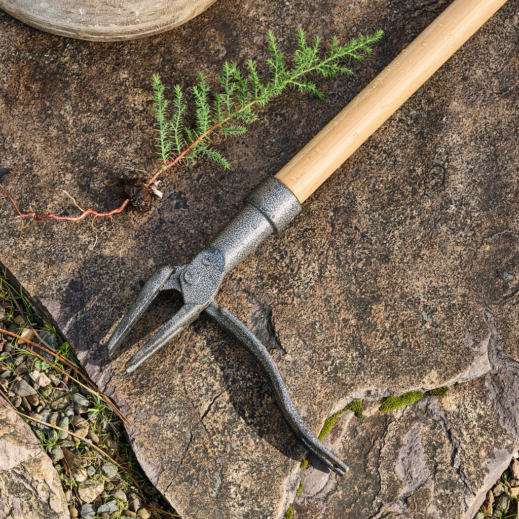 GreenHaus Gardening Professional Garden Weeding Tool for Tough Soil