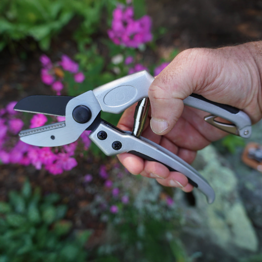 Greenhaus Gardening Coated Anvil Pruner with Spring-Loaded Snap Catch