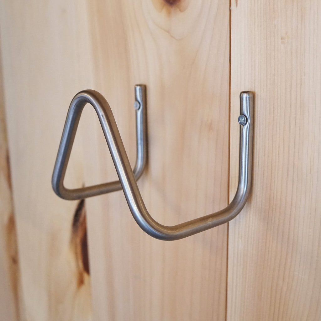 Greenhaus Gardening Durable Wall-Mounted Hose Organizer