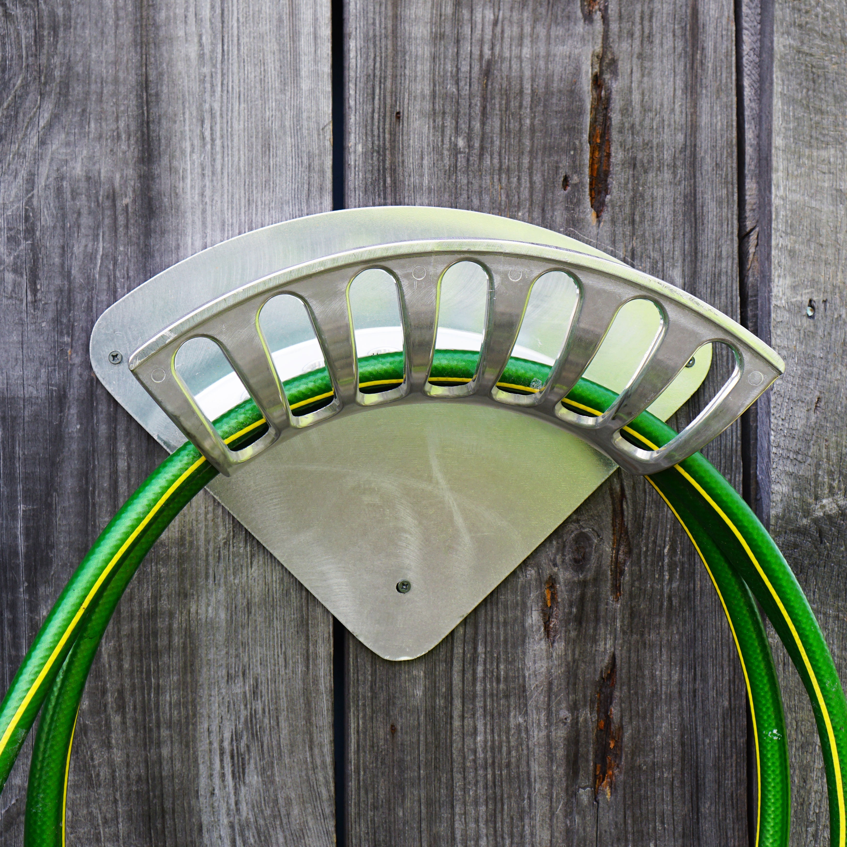 Greenhaus Gardening Hose Rack – Strong Wall Mount for Tidy Hose Storage