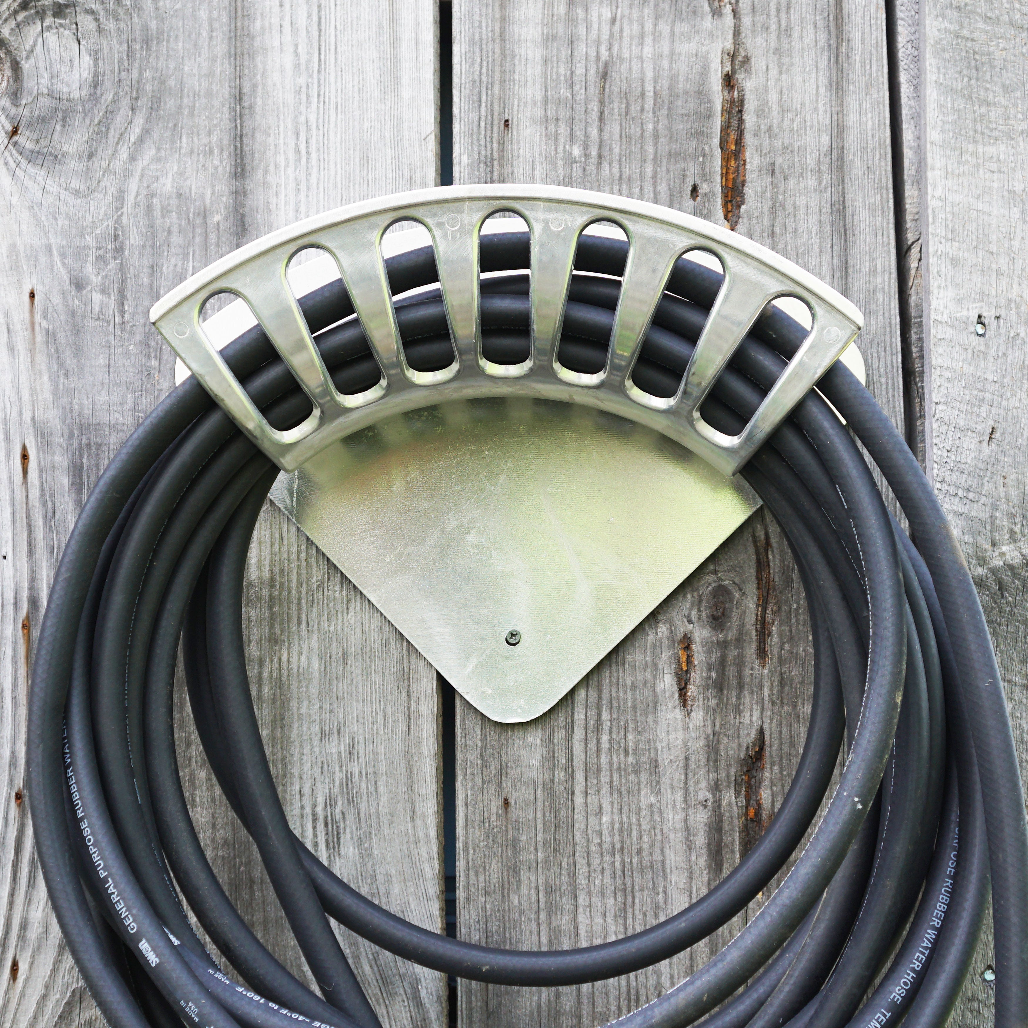 Greenhaus Gardening Hose Rack – Strong Wall Mount for Tidy Hose Storage
