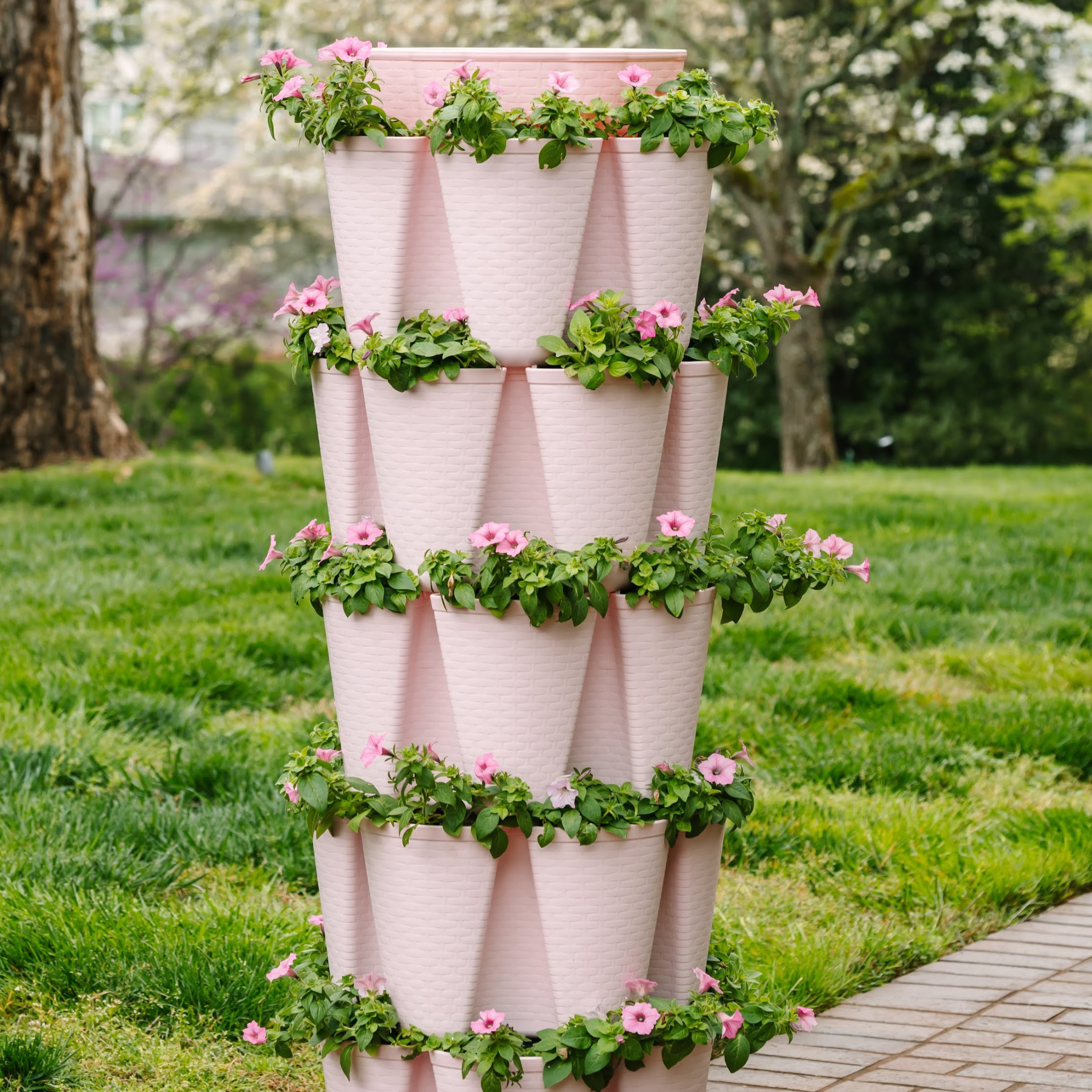 Greenhaus Gardening Vertical Planter Basketweave 5-Tier Planter for Small Gardens