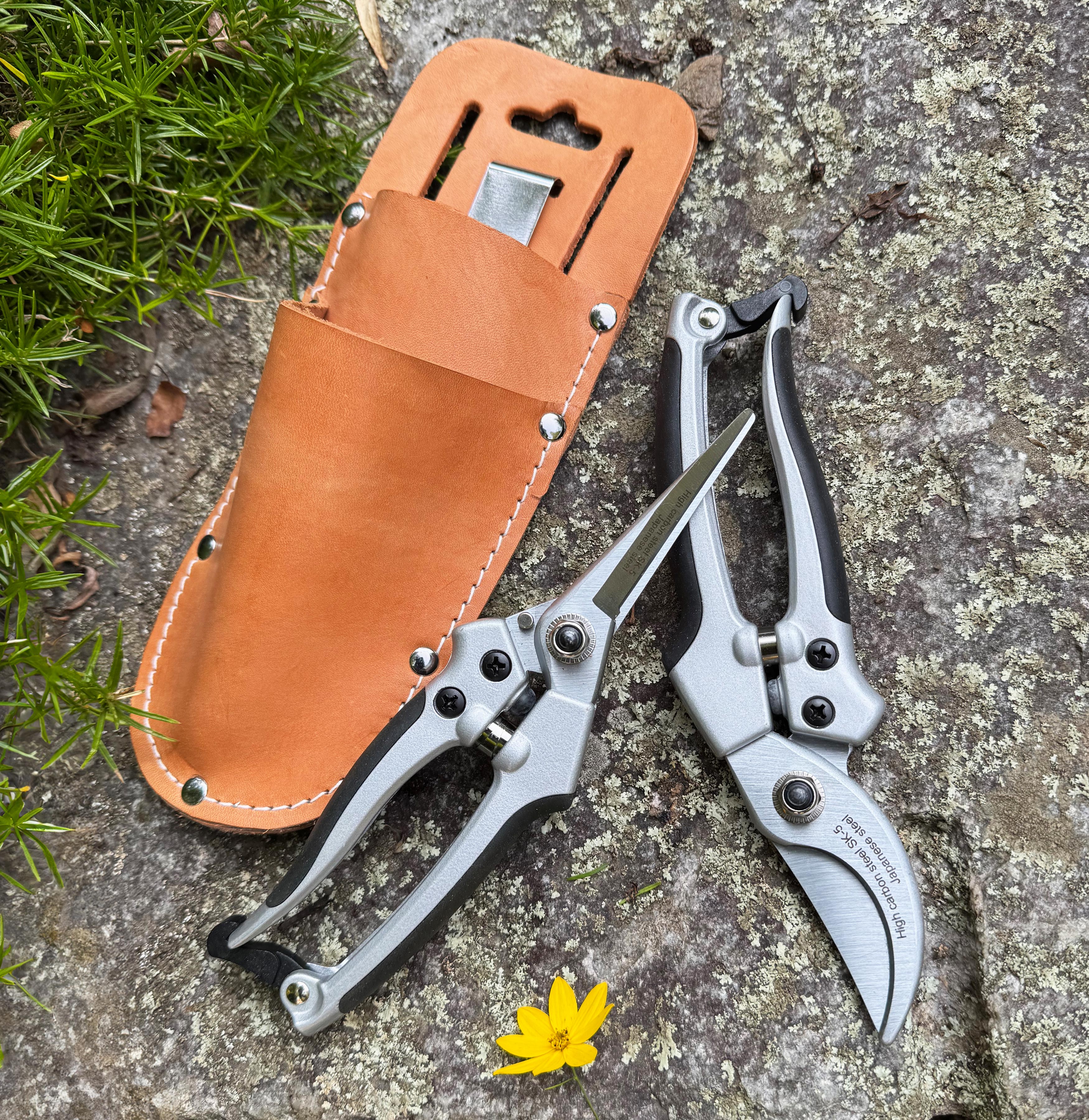 Greenhaus Gardening Professional Garden Pruning Kit with Leather Carry Holster
