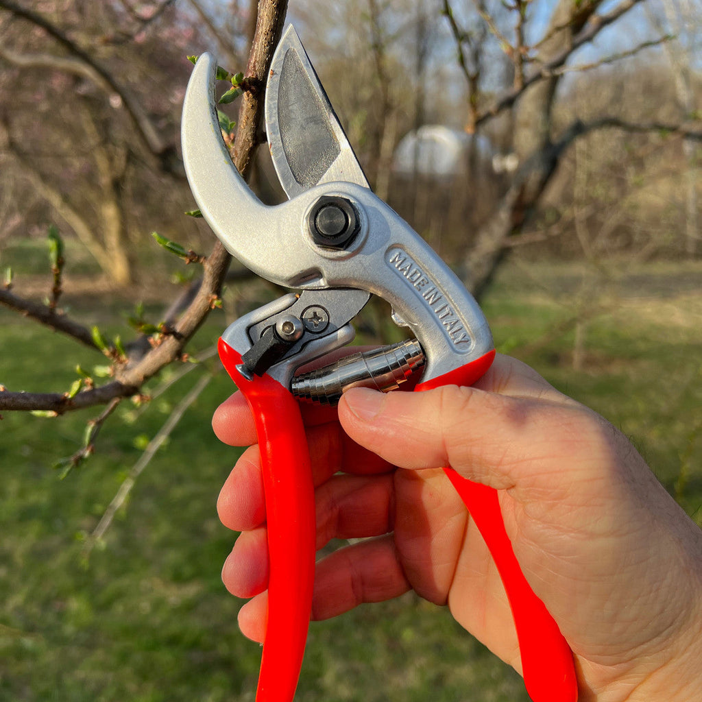 Greenhaus Gardening Ergonomic Pruner with Red Aluminum Alloy Handles