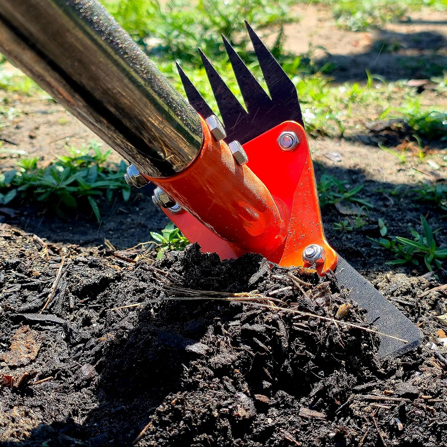 Greenhaus Gardening Professional Weeding Hoe with Spring Steel Rake Head