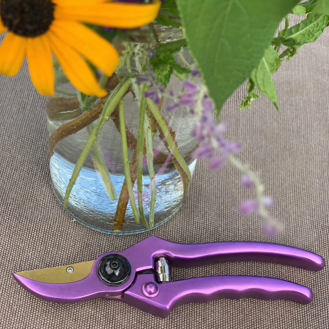 Greenhaus Gardening Ultra-Sharp Floral Pruner for Garden Maintenance
