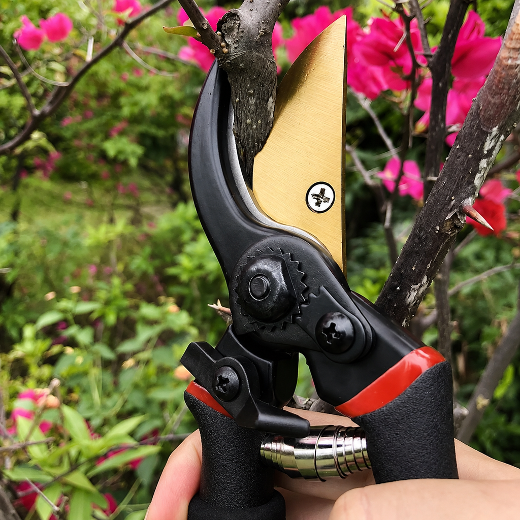 GreenHaus Gardening Titanium Garden Pruners with Comfort Rotating Handle