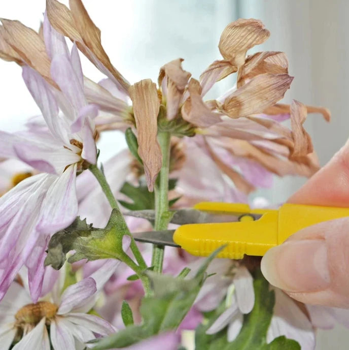 Greenhaus Gardening Pen-Style Garden Snips with Protective Cap for Herbs, Flowers and Precision Trimming